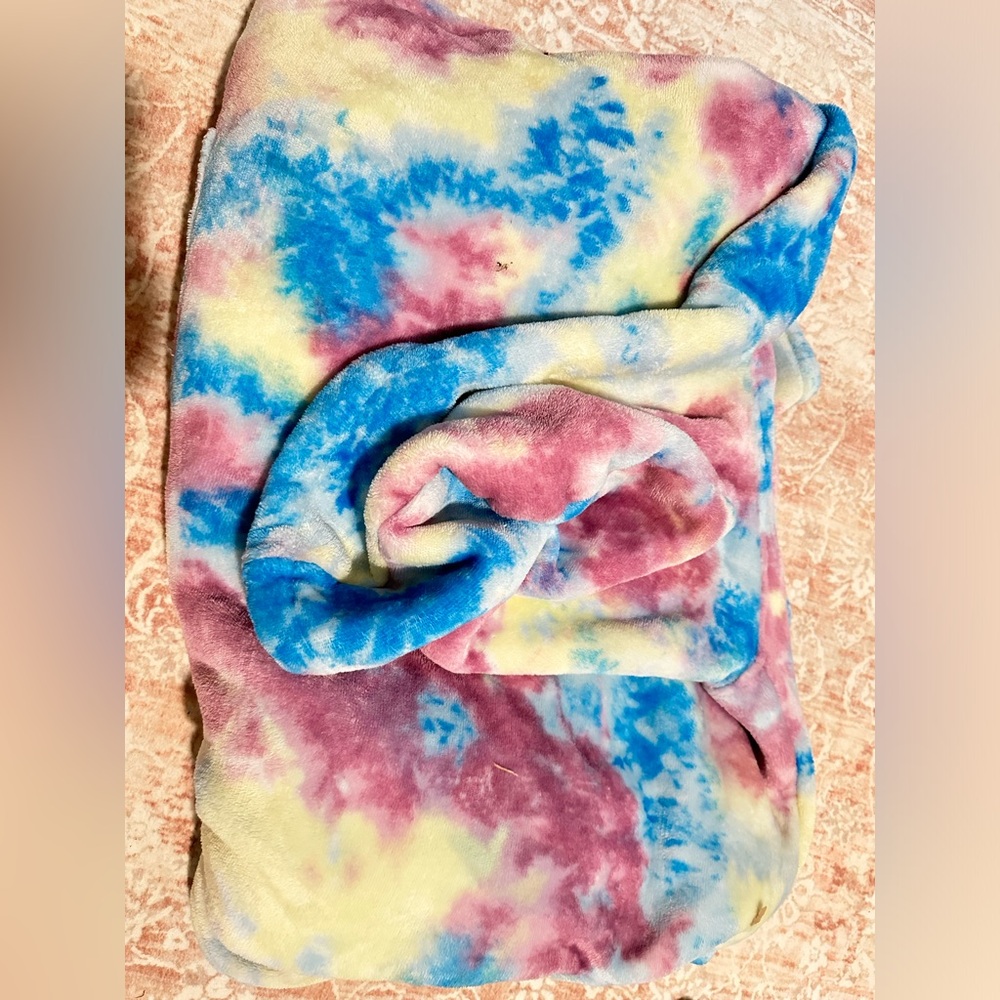 tie dye huggie